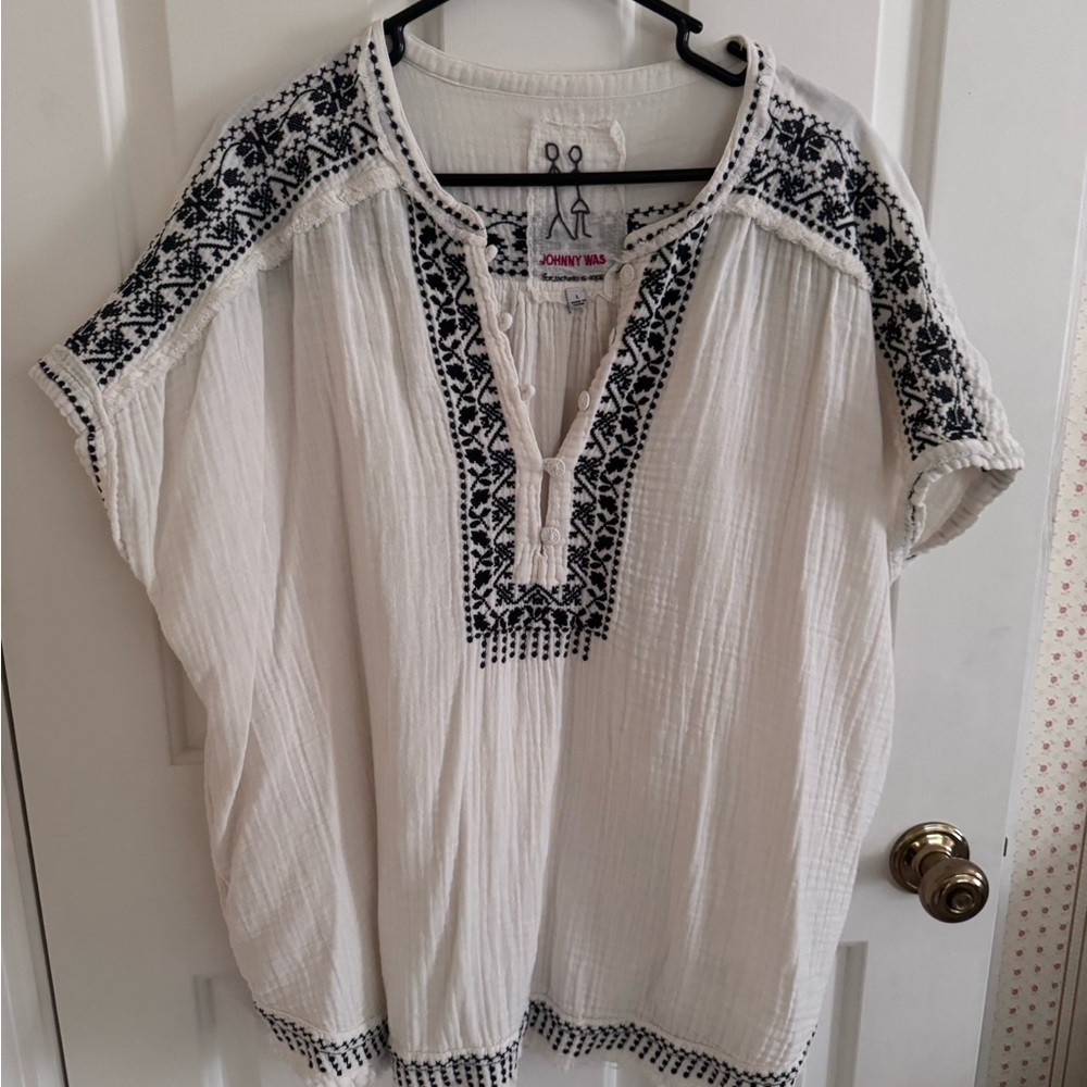Johnny Was White Gauze Tunic with Black Embroidery